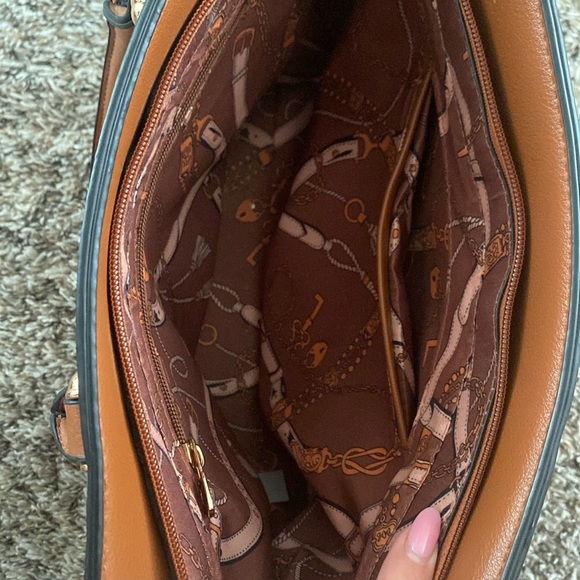 Vegan Tan handbag - Picture 6 of 7